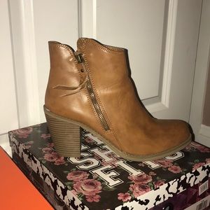 American Rag CIF Cognac booties with zippers
